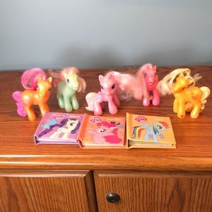 My Little Pony Mini pop up books and 5 ponies